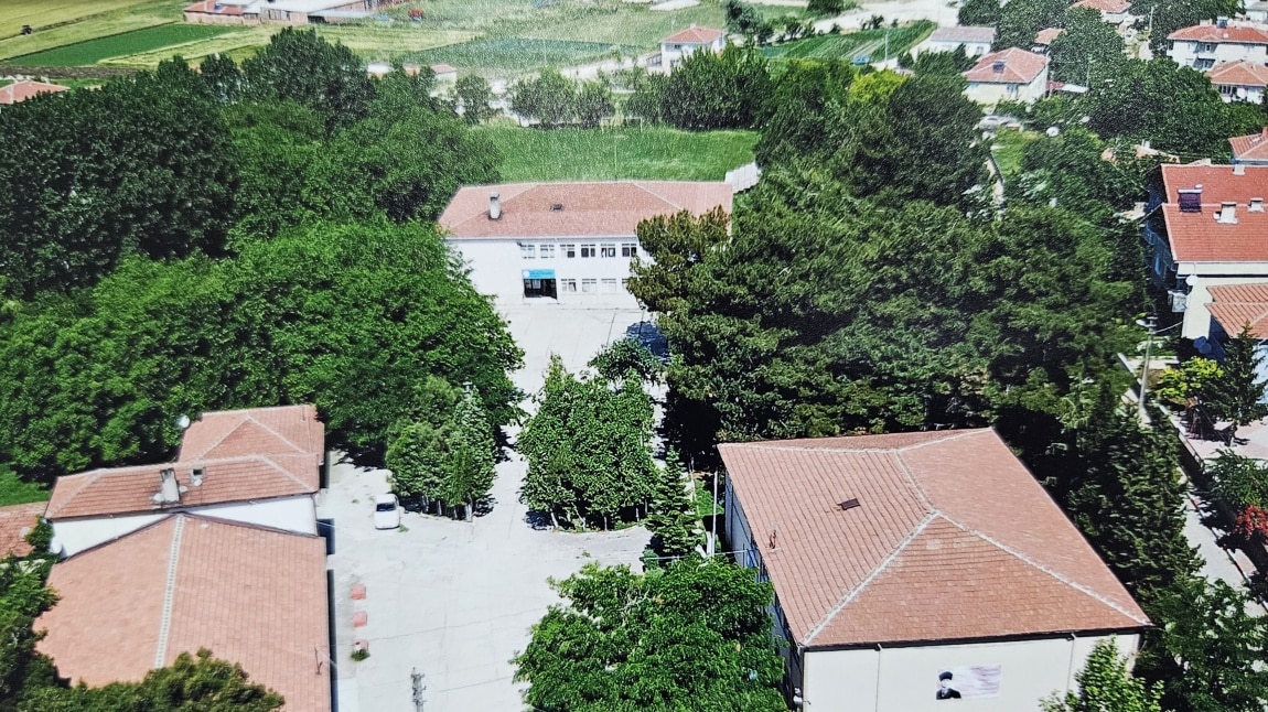 Ahmetbey Cumhuriyet Ortaokulu Fotoğrafı